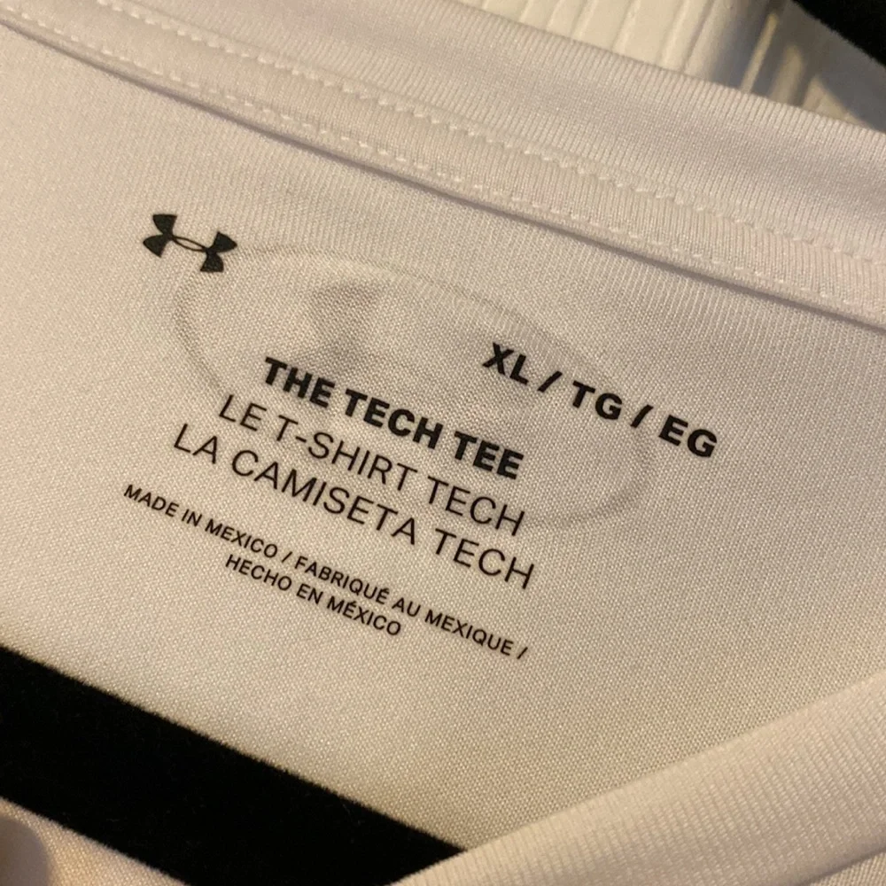 Under Armour mens tee; size Xl